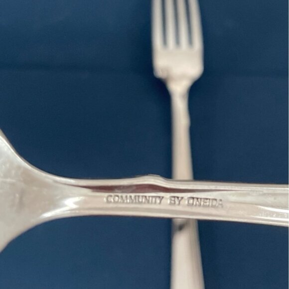 Vintage Oneida Community Era Pattern Dinner Forks Set of 2 Silverplate Art Deco - Picture 4 of 6